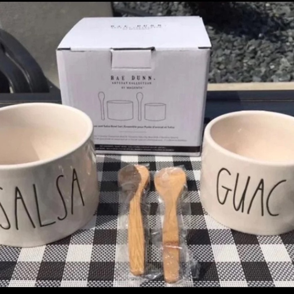 Rae Dunn salsa and guacamole set